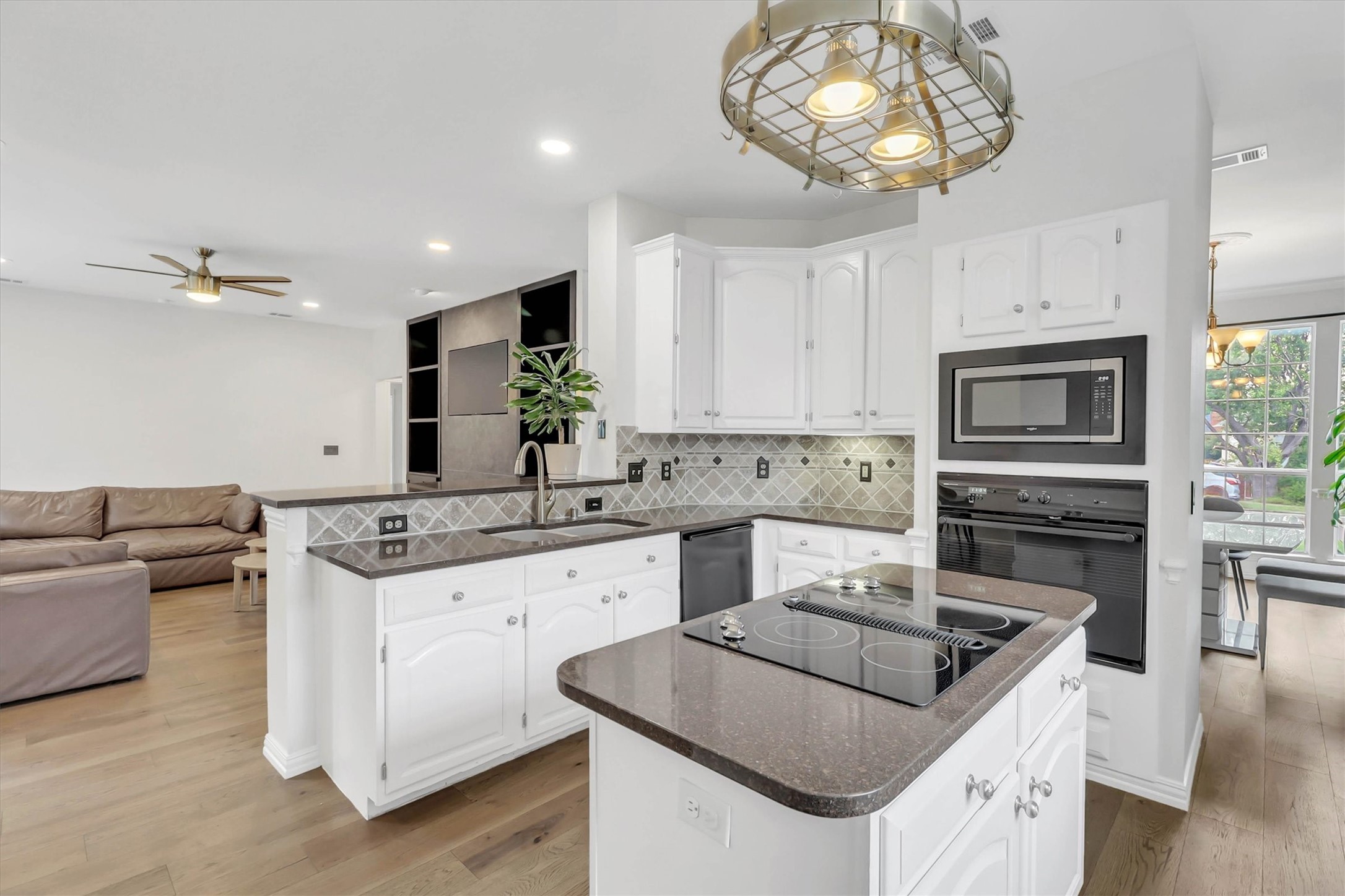 1900 Golden Trail Carrollton TX 75010