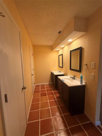 5604 Trail Crest Drive Arlington TX 76017