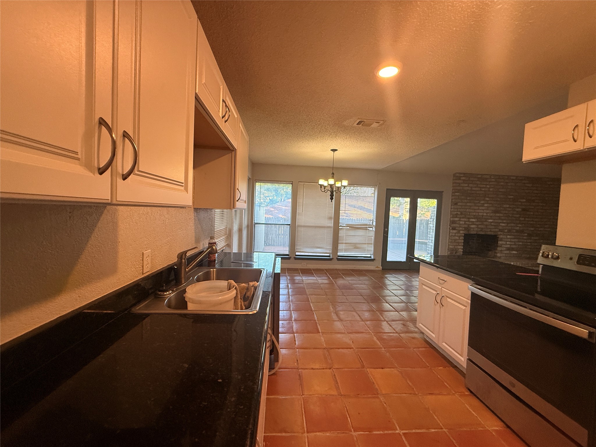 5604 Trail Crest Drive Arlington TX 76017