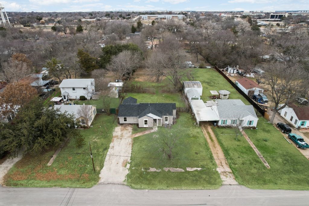 535 W Hammond Street Lancaster TX 75146