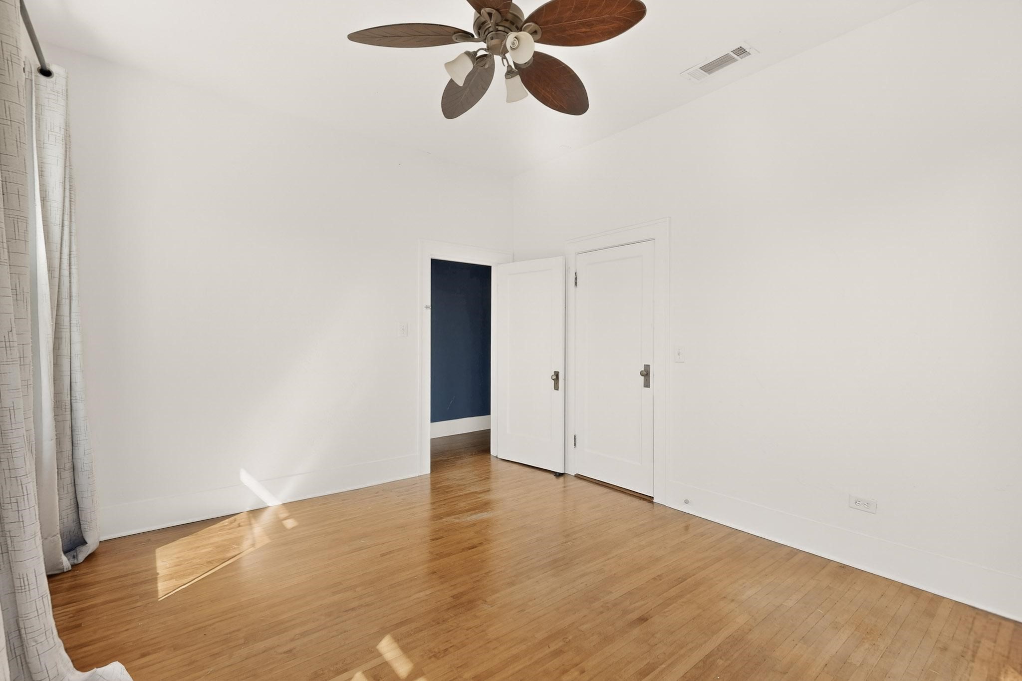 719 Dumont Street Dallas TX 75214
