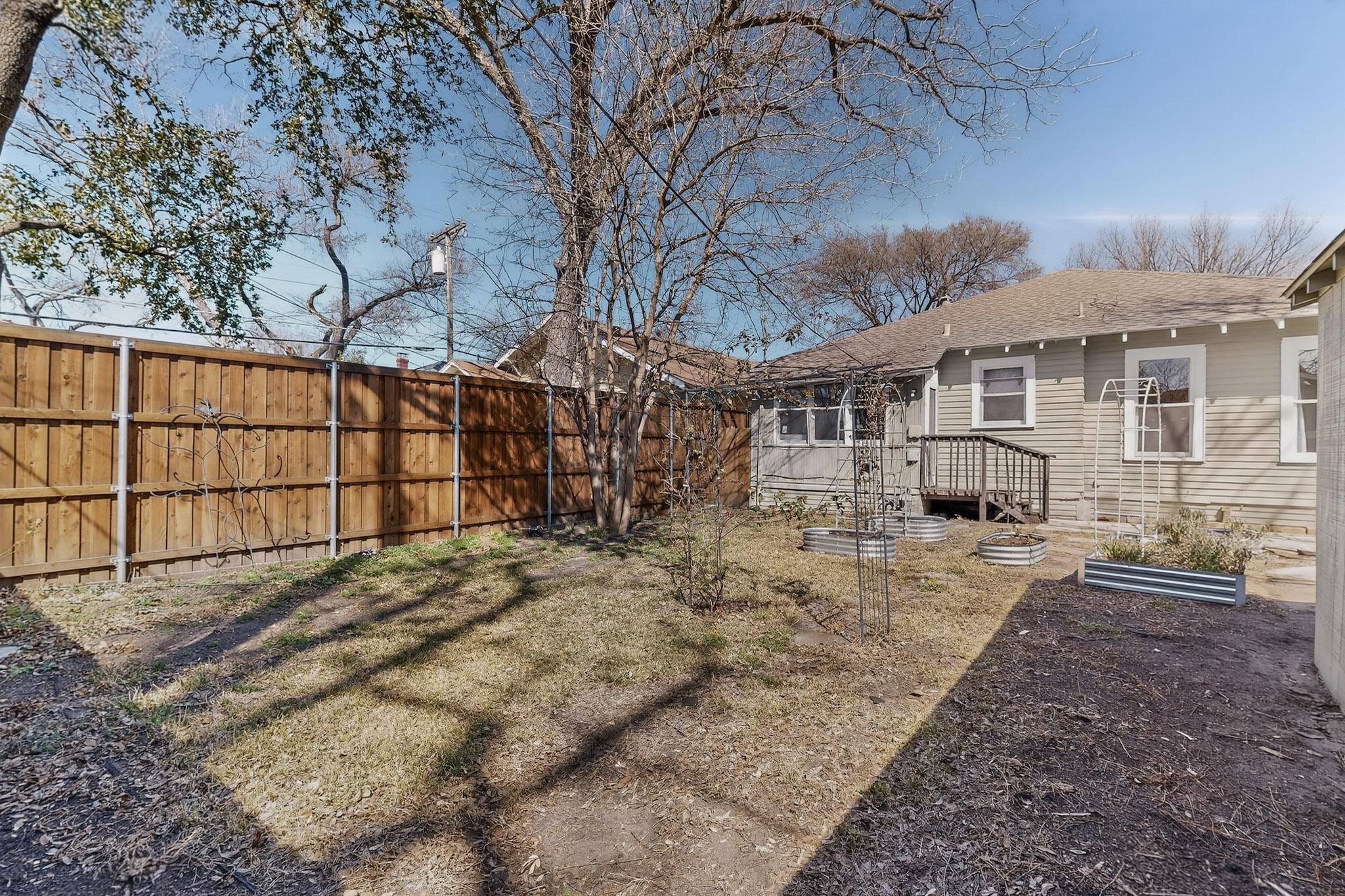 719 Dumont Street Dallas TX 75214