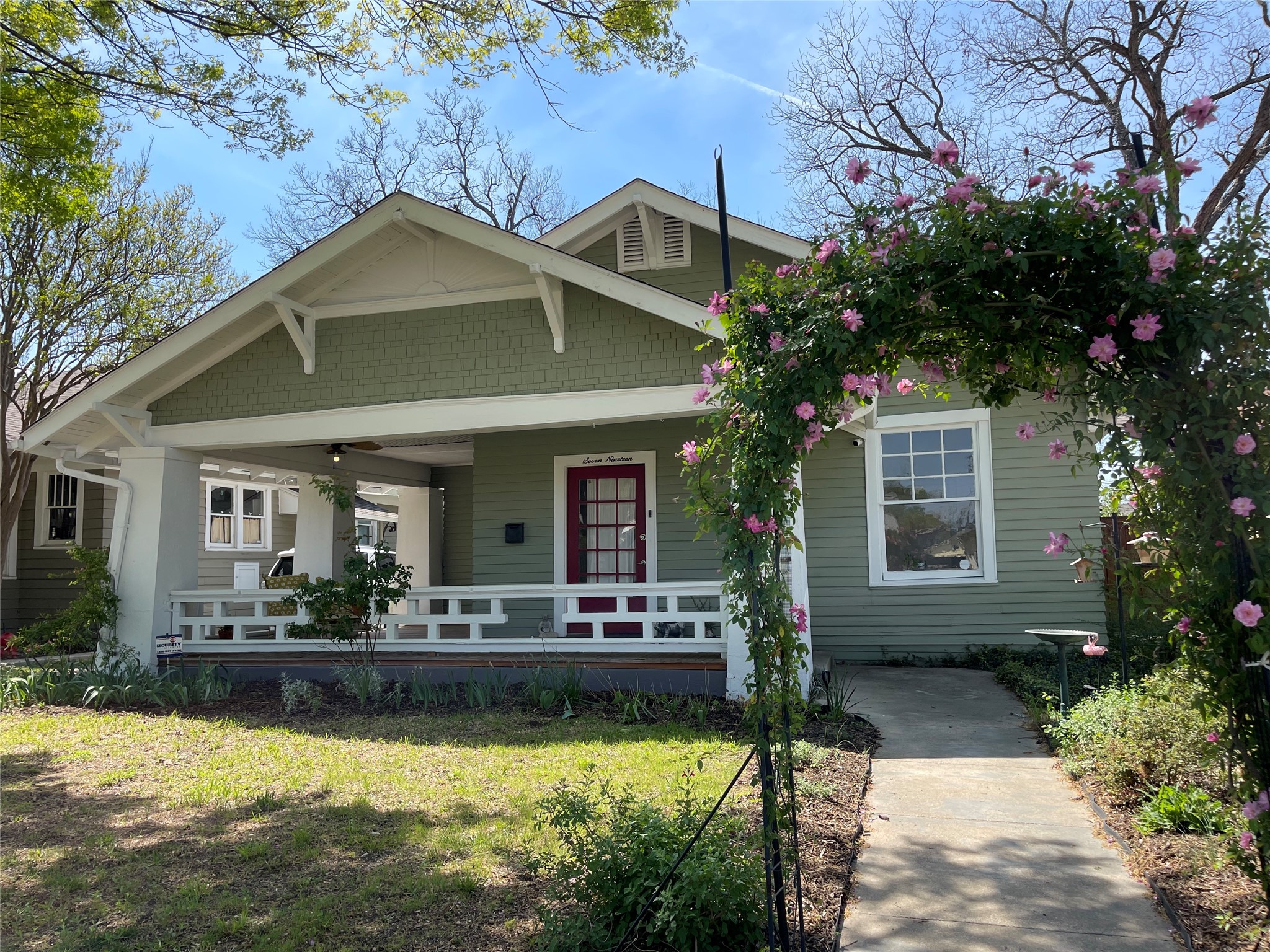 719 Dumont Street Dallas TX 75214