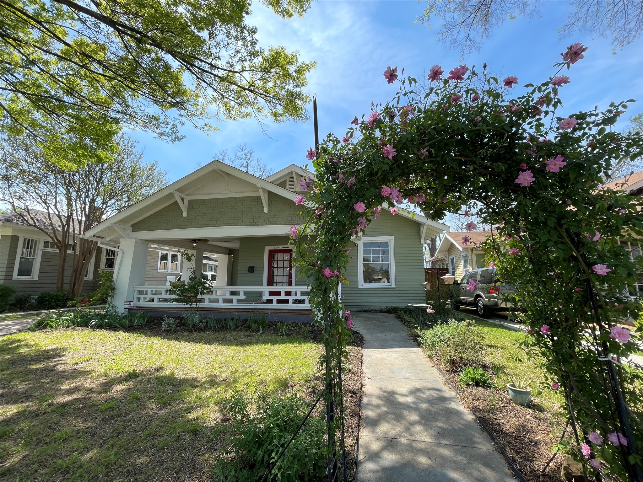 719 Dumont Street Dallas TX 75214