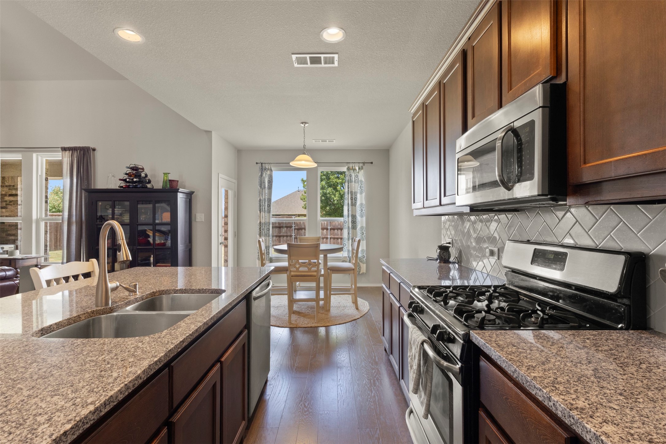 1725 Settlement Way Aubrey TX 76227
