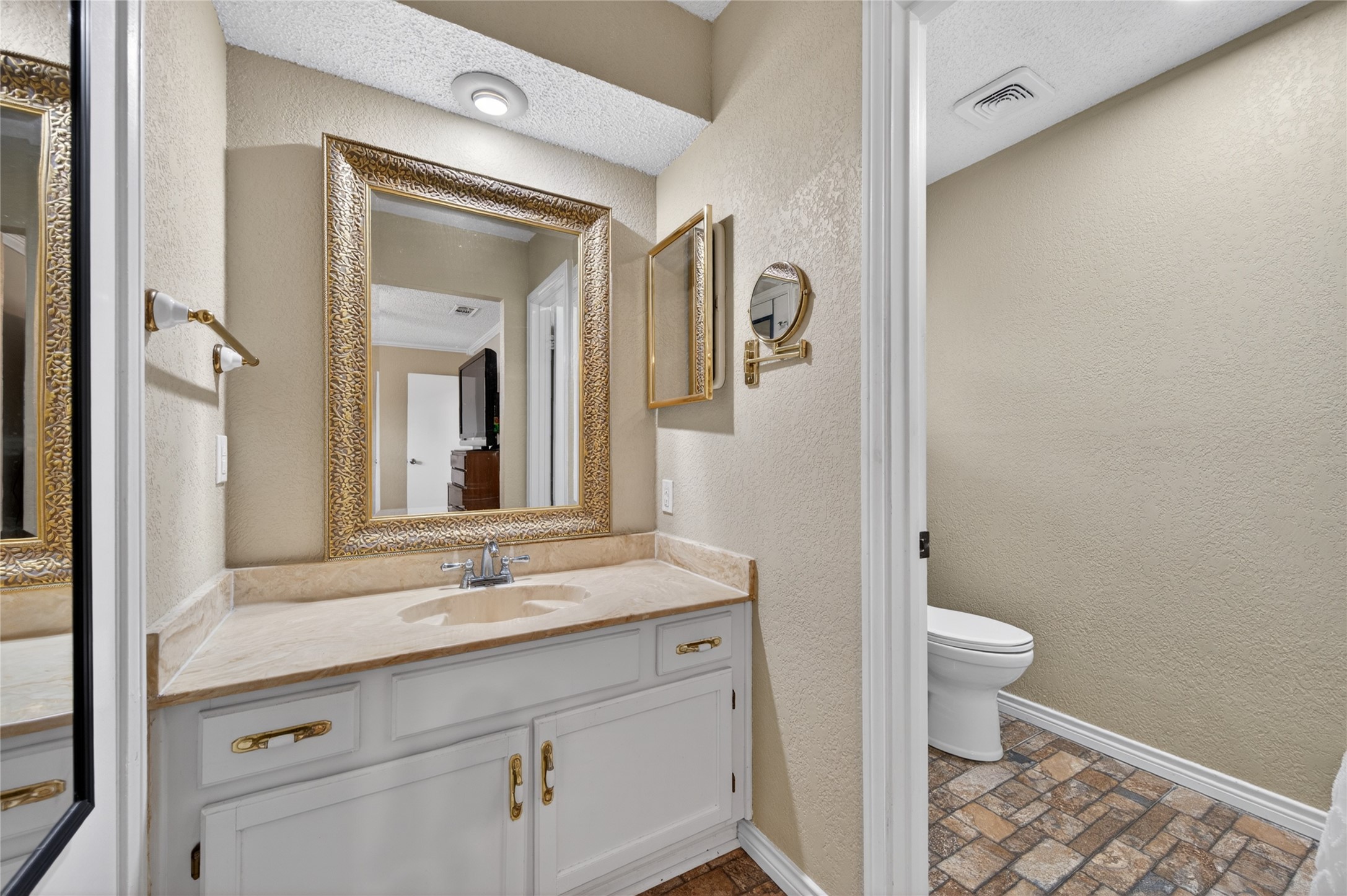 3009 Richwood Circle Bedford TX 76021