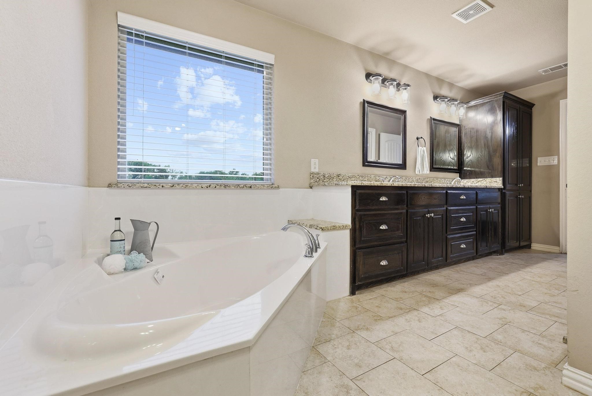 460 County Road 4421 Trenton TX 75490