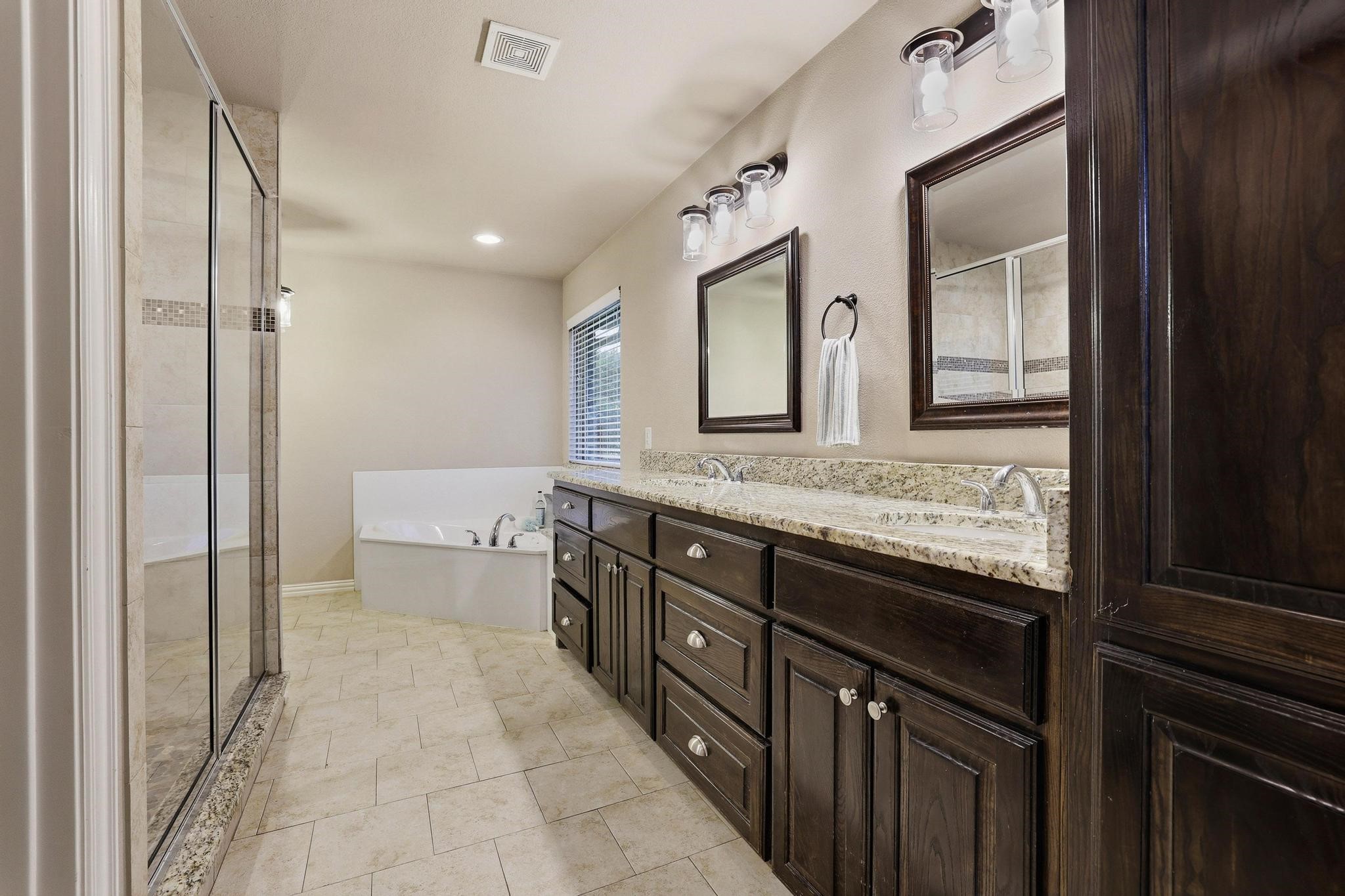 460 County Road 4421 Trenton TX 75490