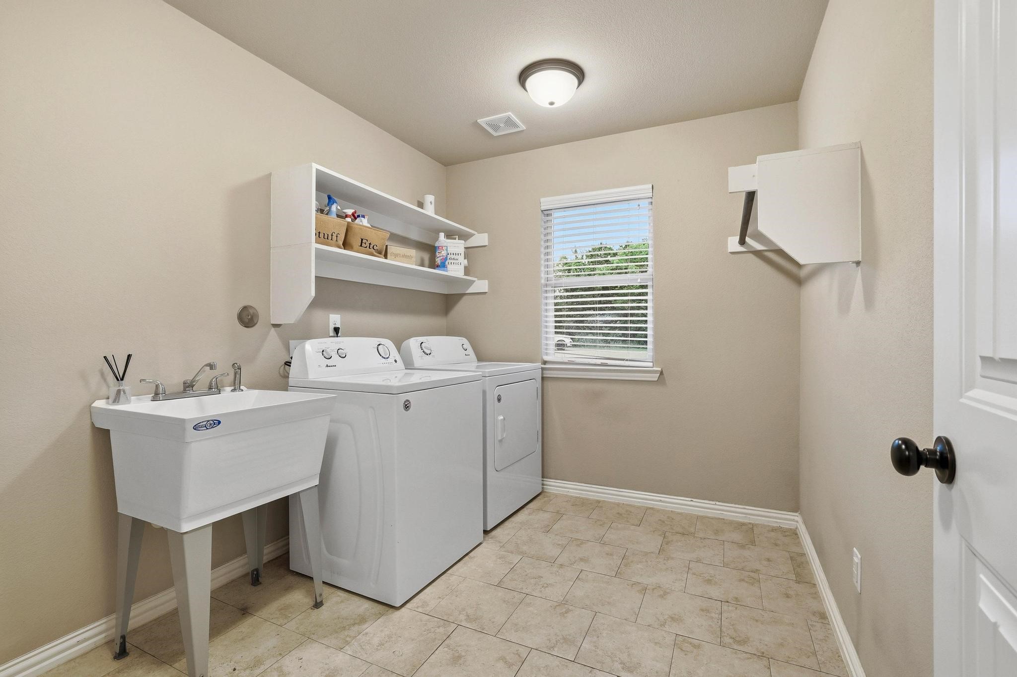 460 County Road 4421 Trenton TX 75490