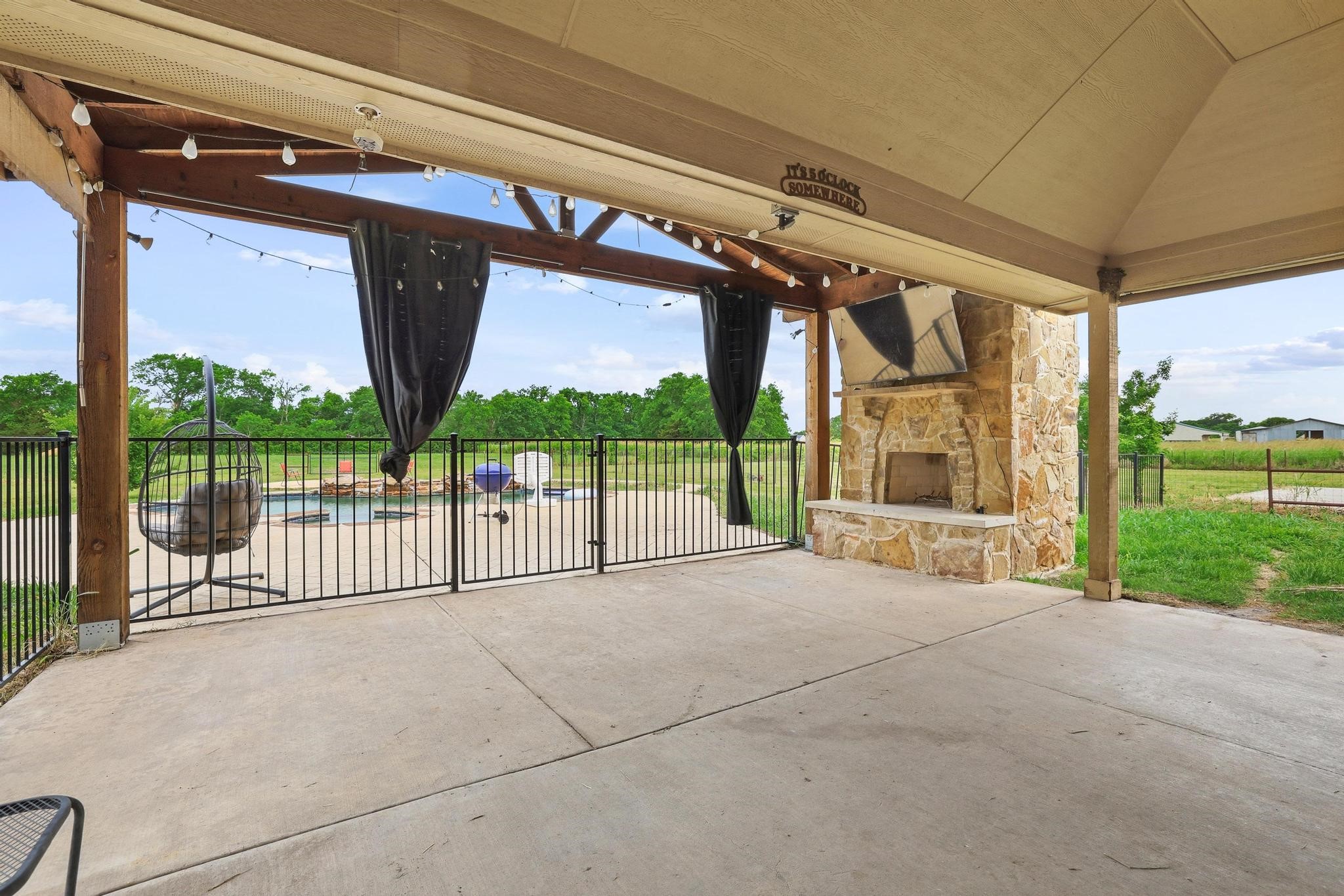 460 County Road 4421 Trenton TX 75490