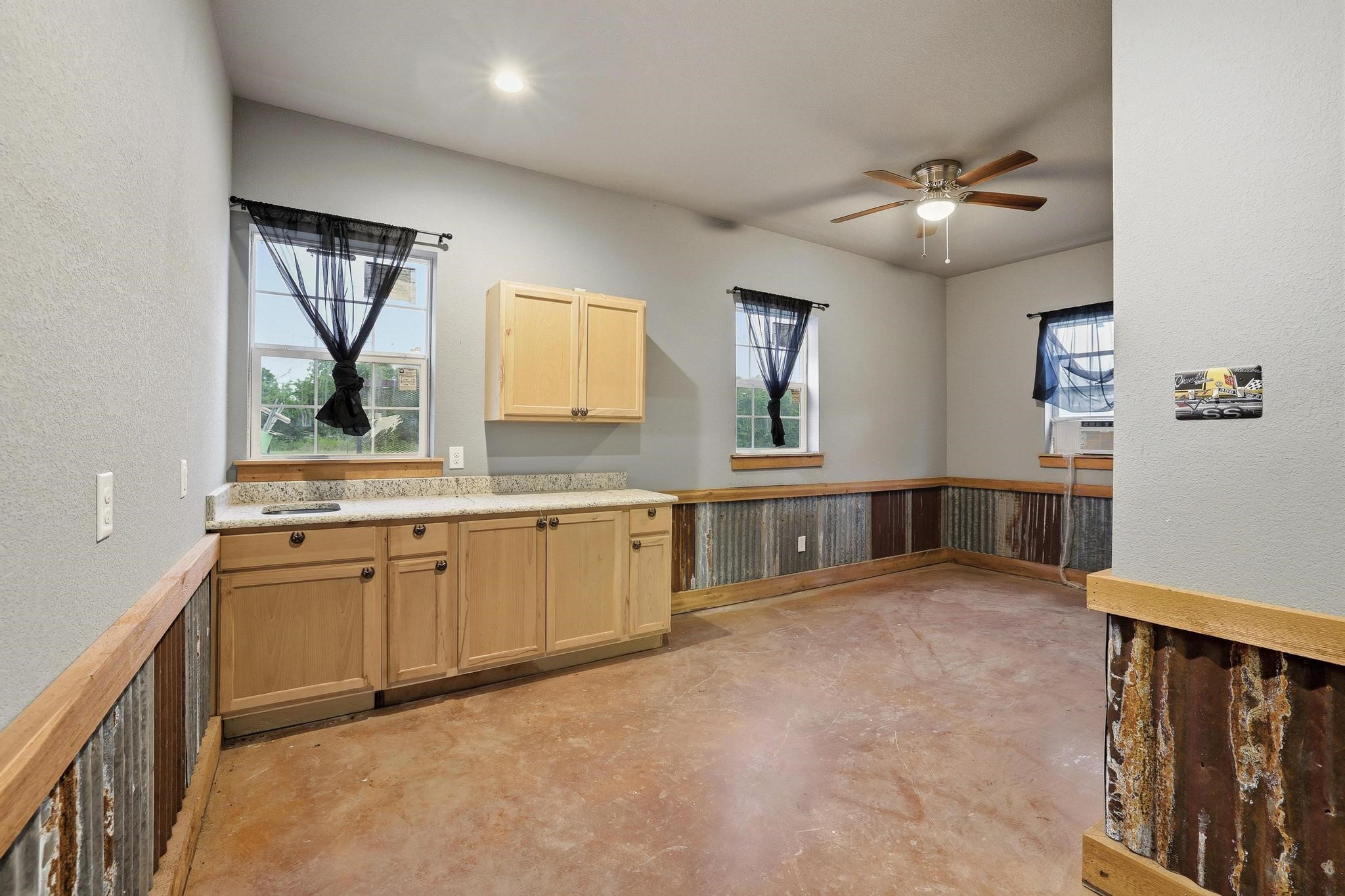 460 County Road 4421 Trenton TX 75490