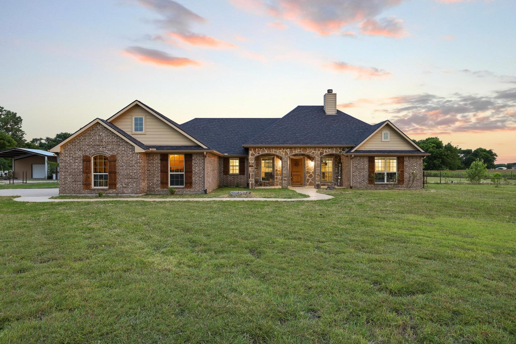 460 County Road 4421 Trenton TX 75490