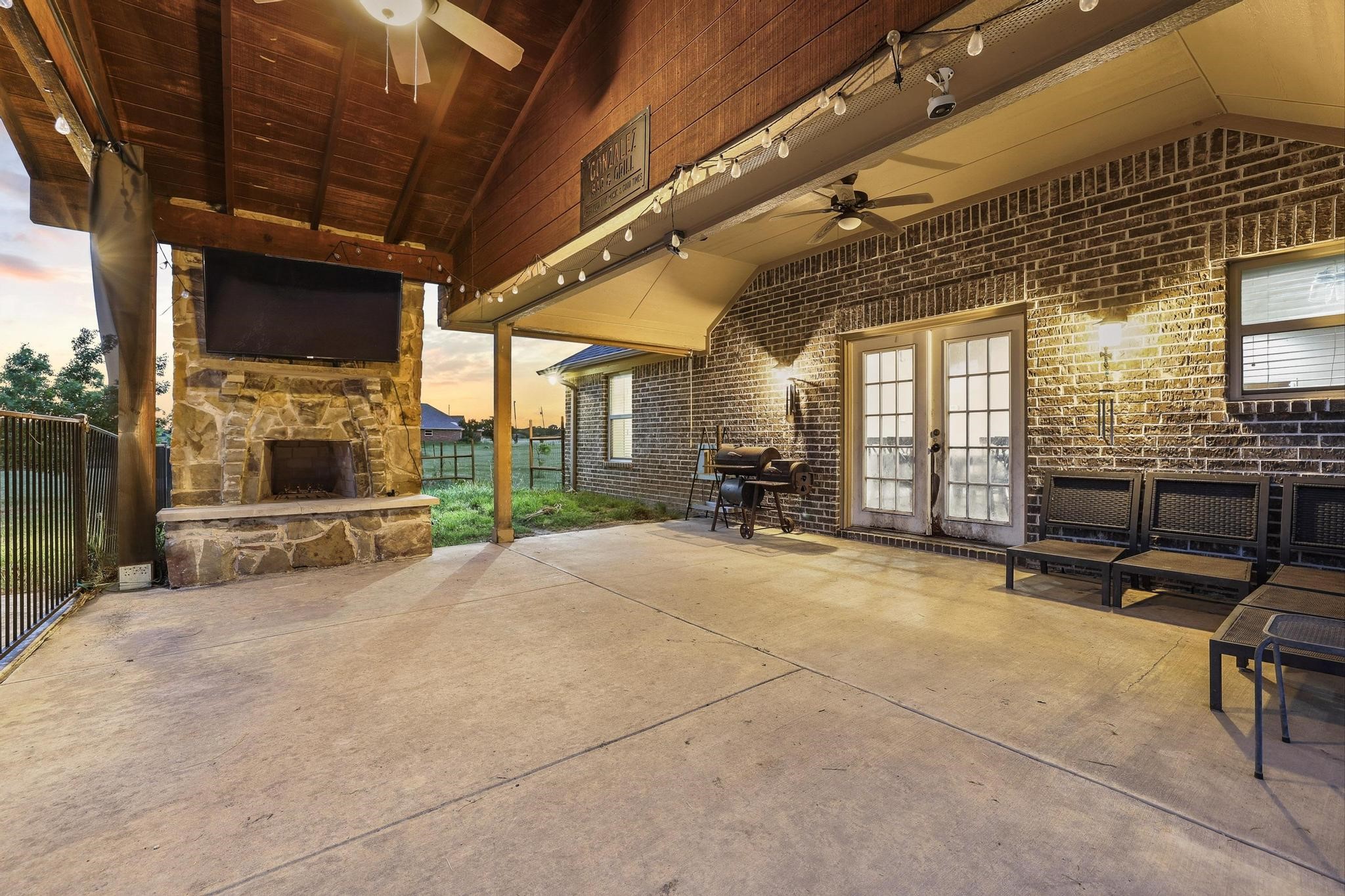 460 County Road 4421 Trenton TX 75490