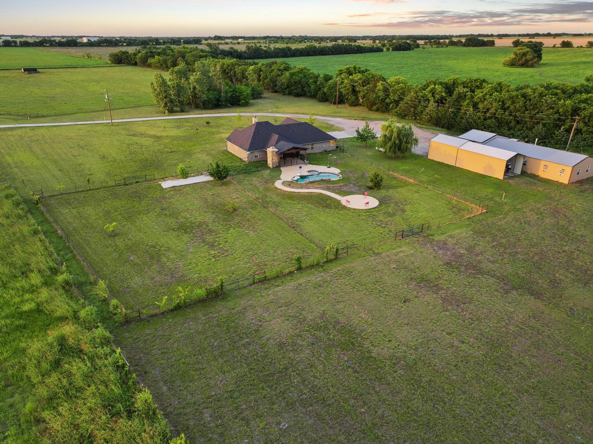 460 County Road 4421 Trenton TX 75490