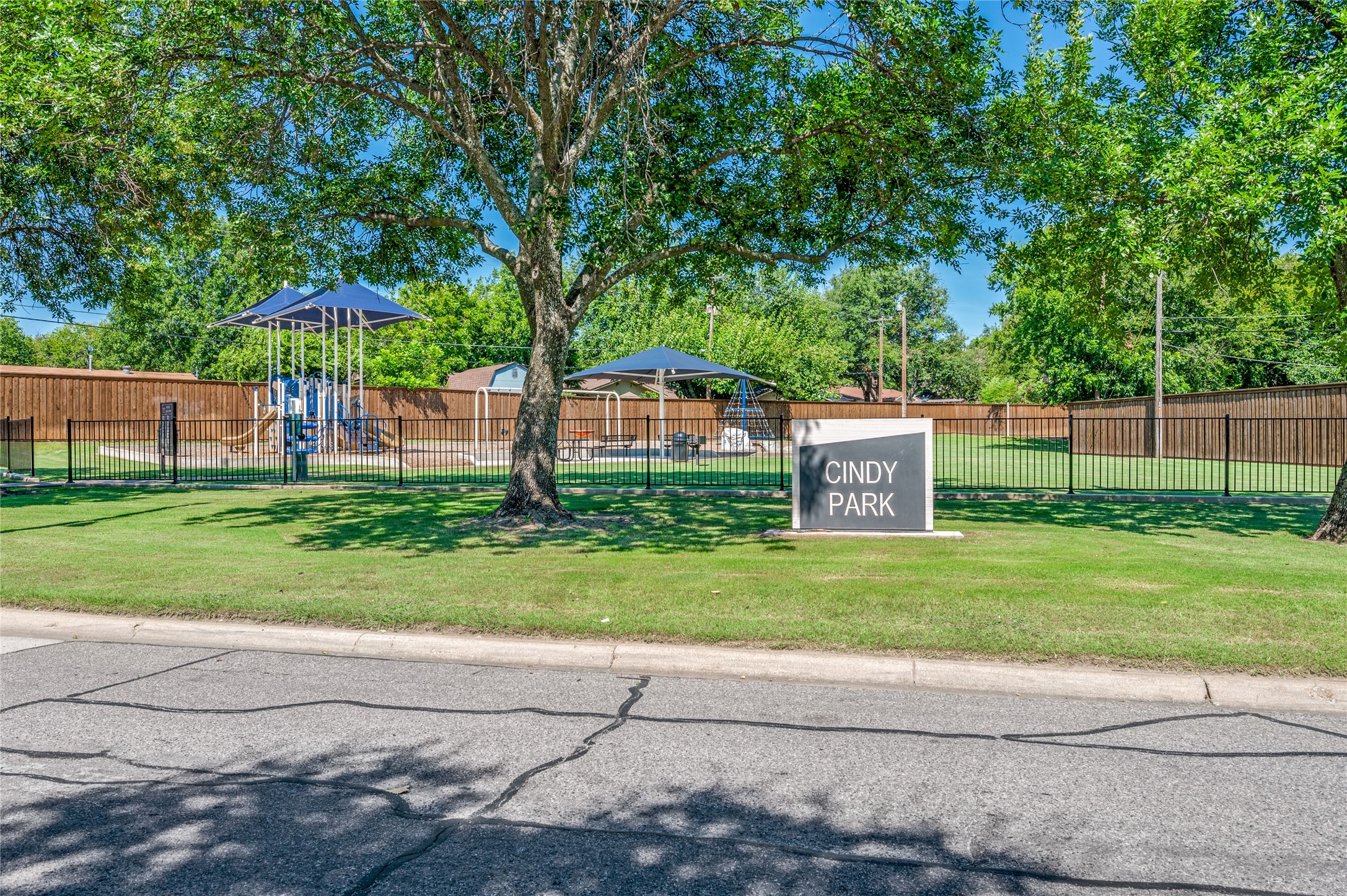 557 Hillery Street Burleson TX 76028