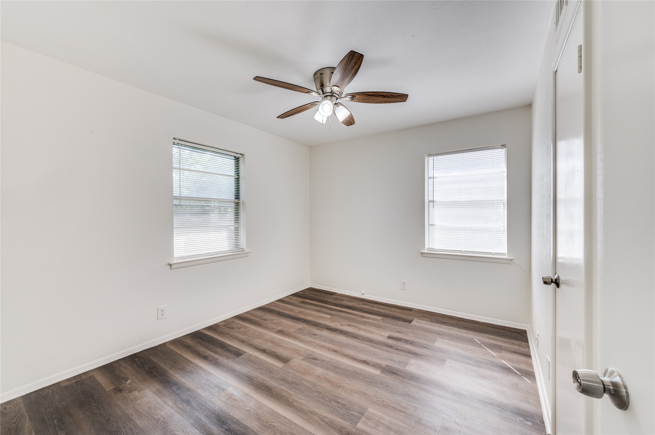 557 Hillery Street Burleson TX 76028