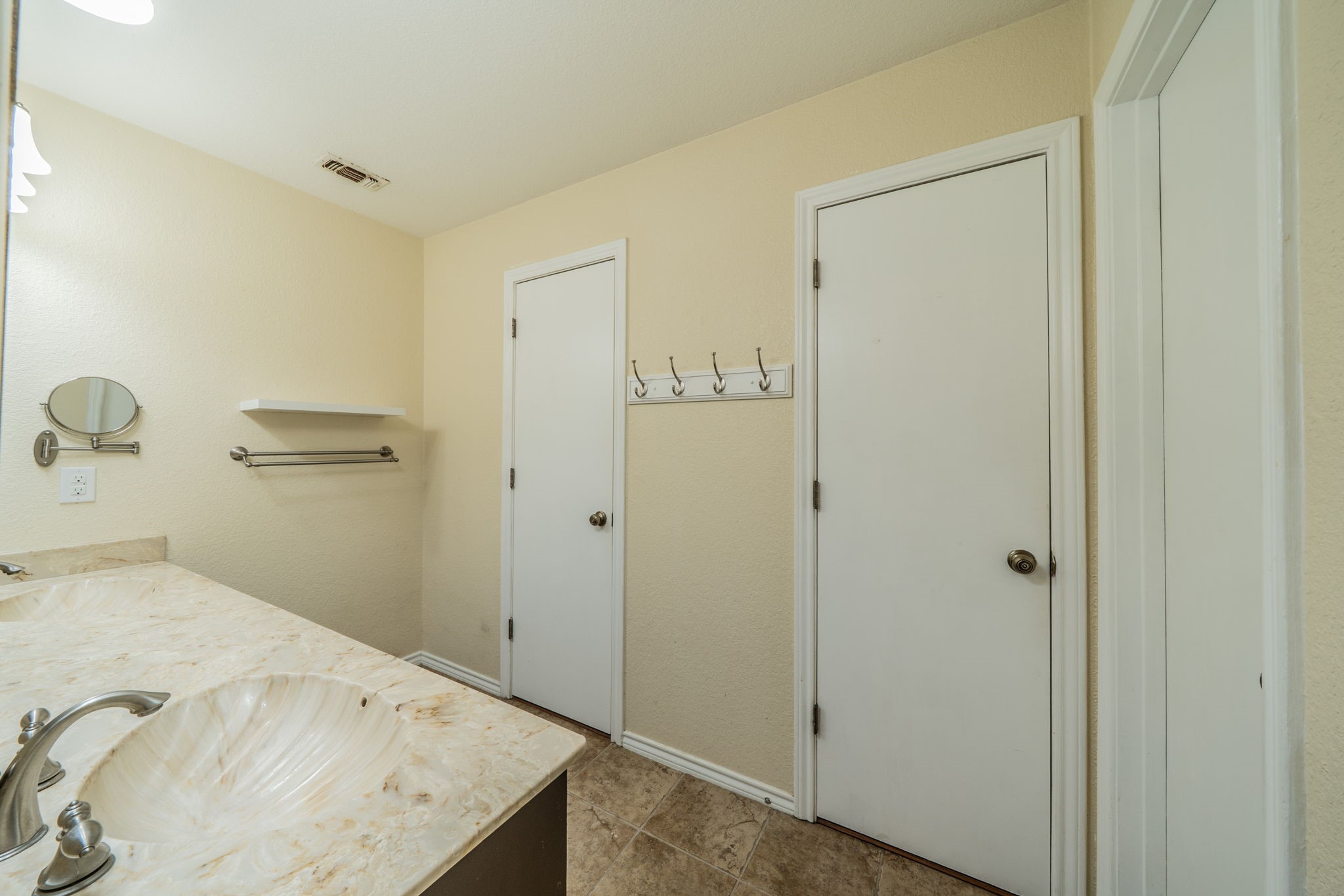 1605 Brighton Drive Carrollton TX 75007
