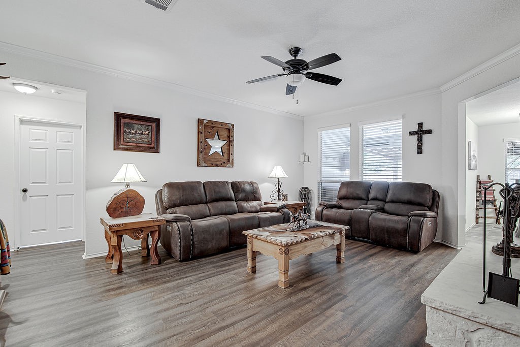 729 Tanglewood Burleson TX 76028