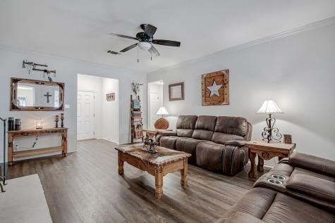 729 Tanglewood Burleson TX 76028