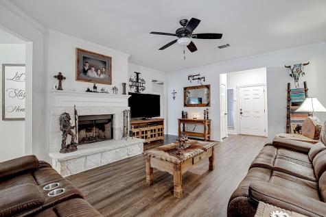 729 Tanglewood Burleson TX 76028