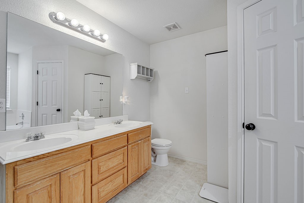 729 Tanglewood Burleson TX 76028