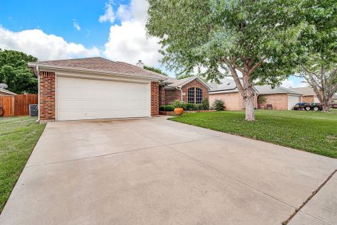 729 Tanglewood Burleson TX 76028