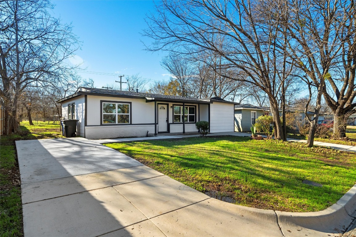 304 Hillcrest Street Mansfield TX 76063