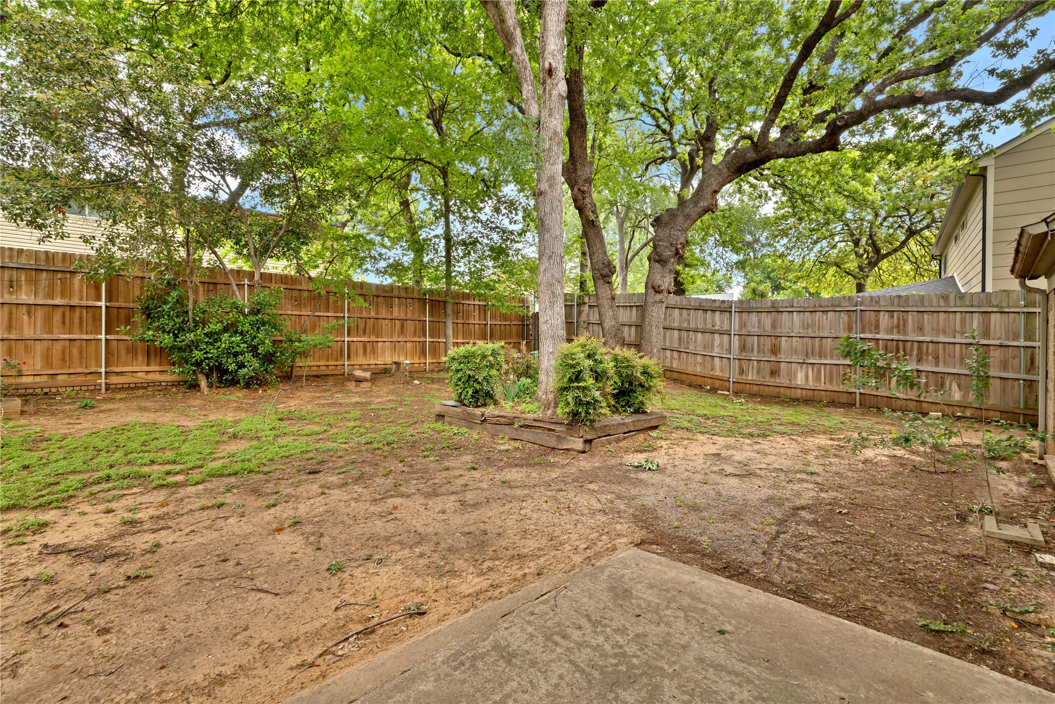513 Harrington Lane Euless TX 76039