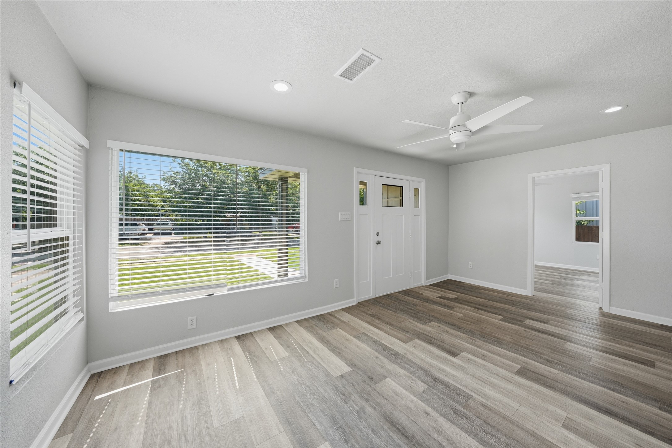 221 16th Street Grand Prairie TX 75050