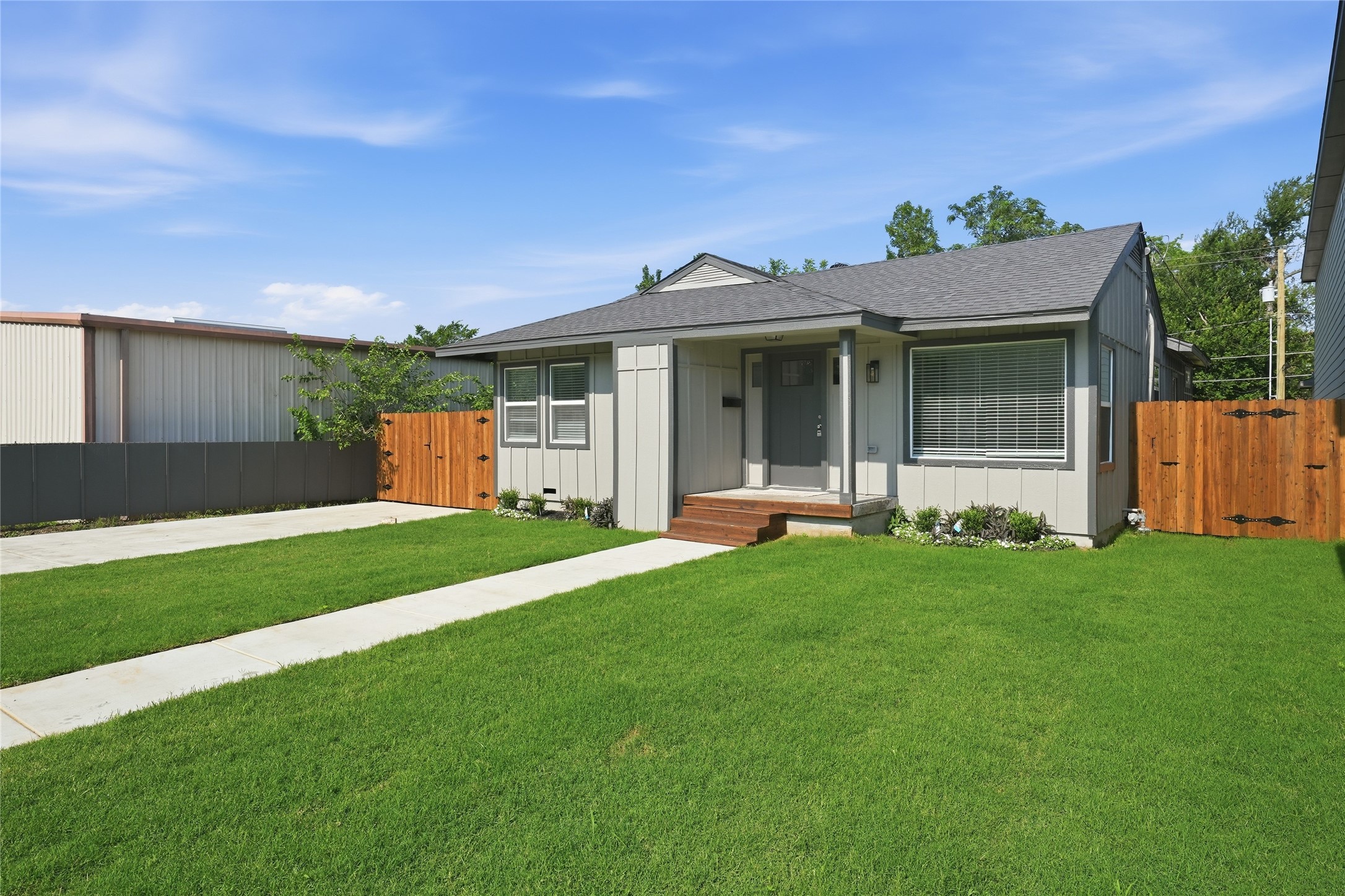 221 16th Street Grand Prairie TX 75050