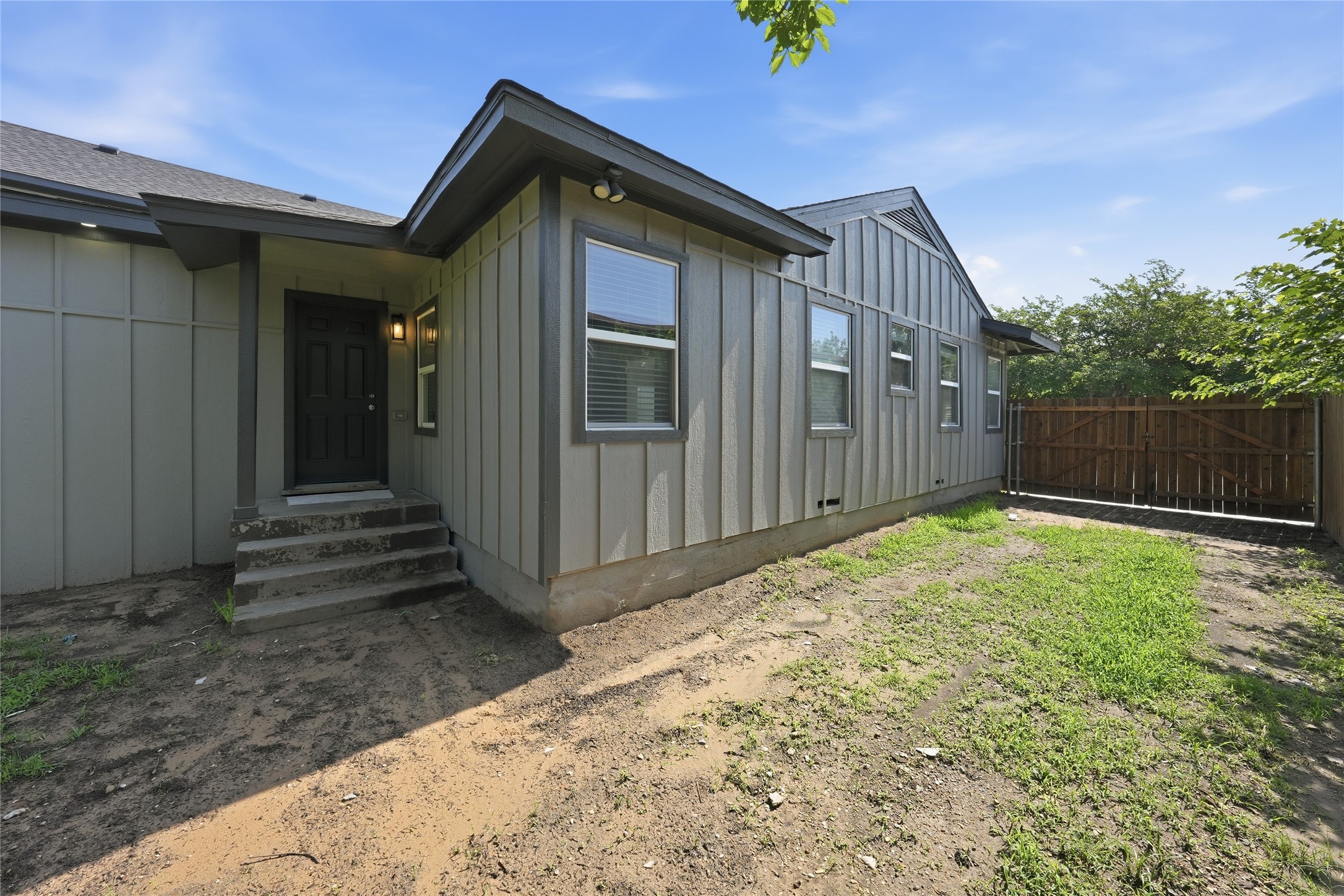 221 16th Street Grand Prairie TX 75050