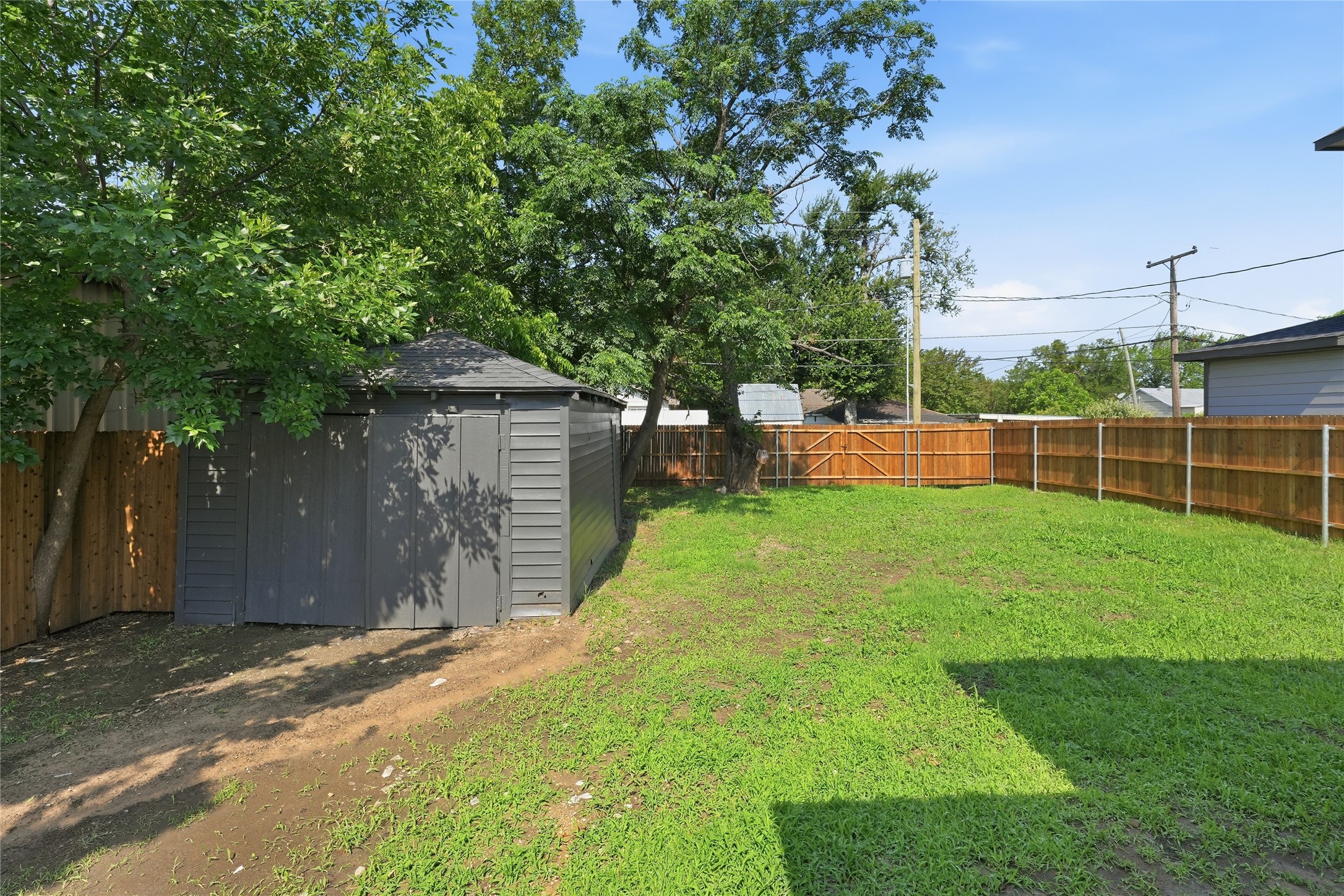 221 16th Street Grand Prairie TX 75050