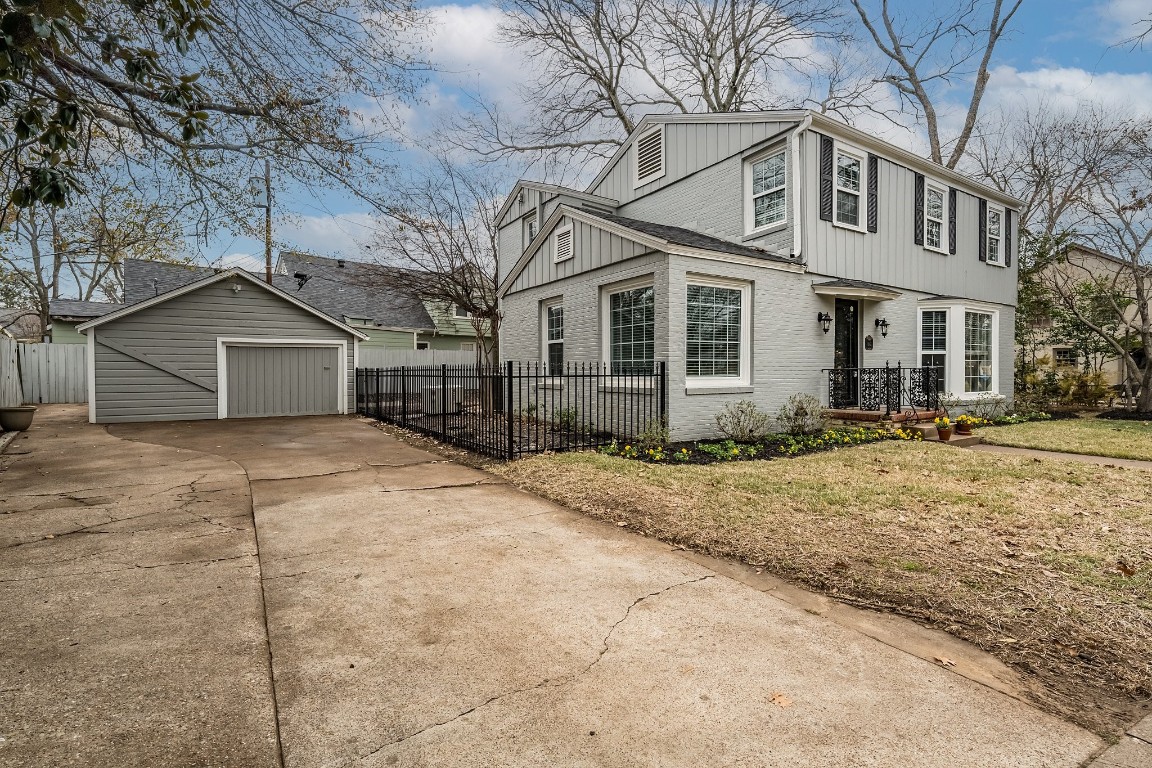 1912 S Robertson Avenue Tyler TX 75701