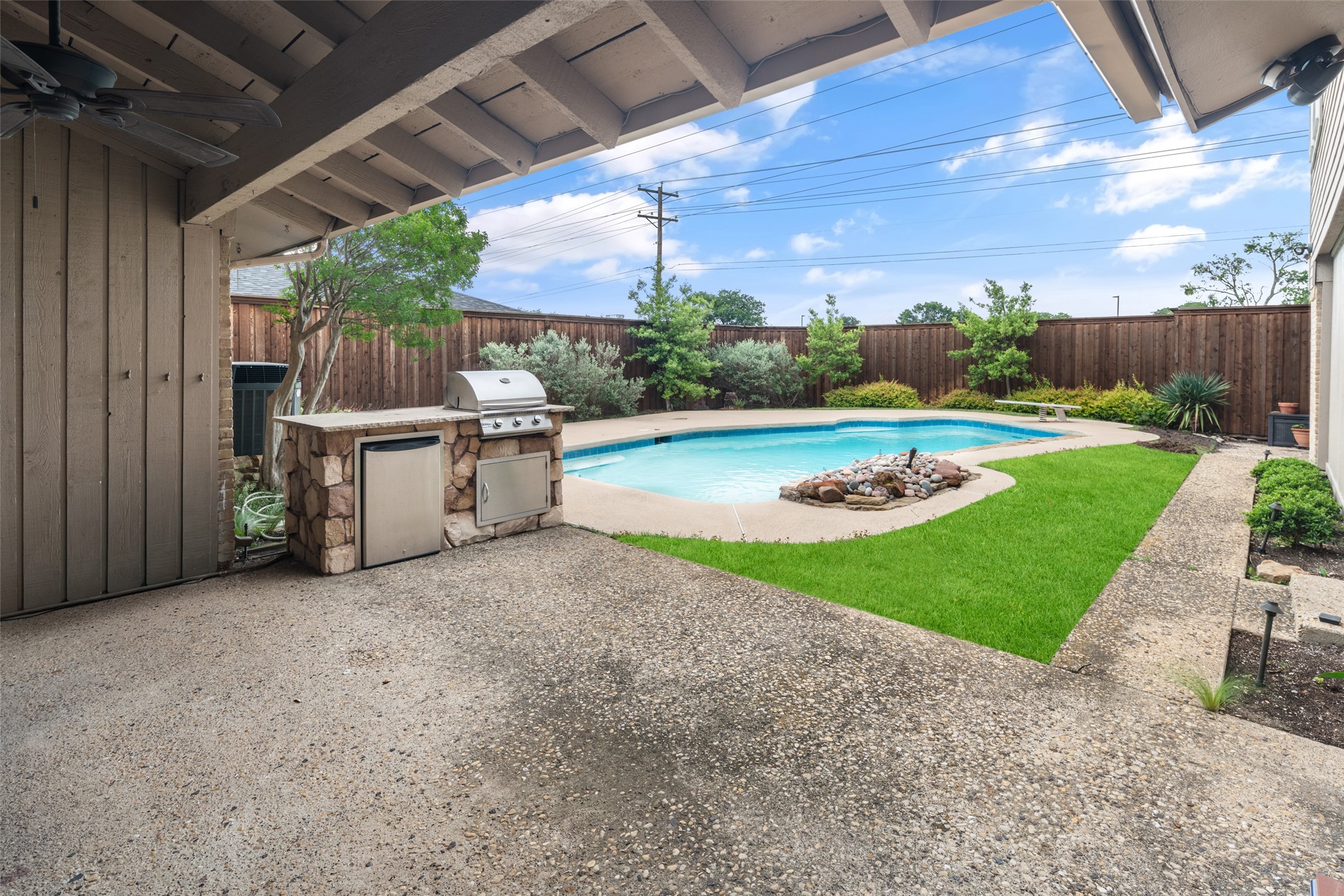 6712 Saint Anne Street Dallas TX 75248