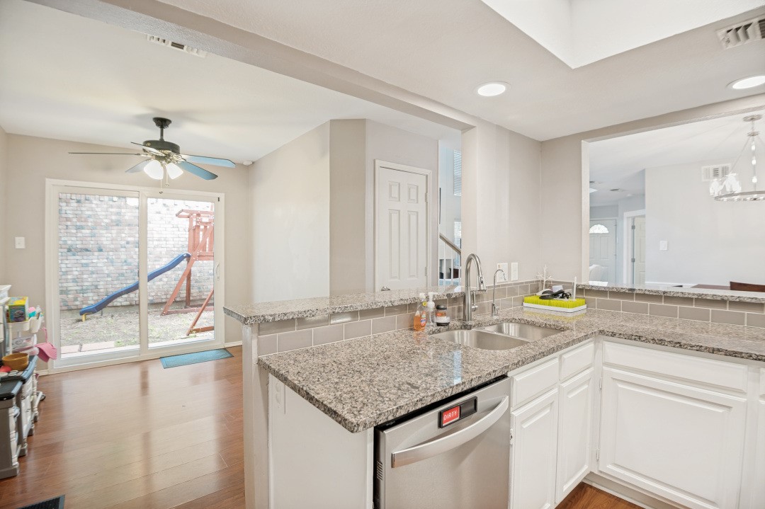 1345 Jeanette Way Carrollton TX 75006