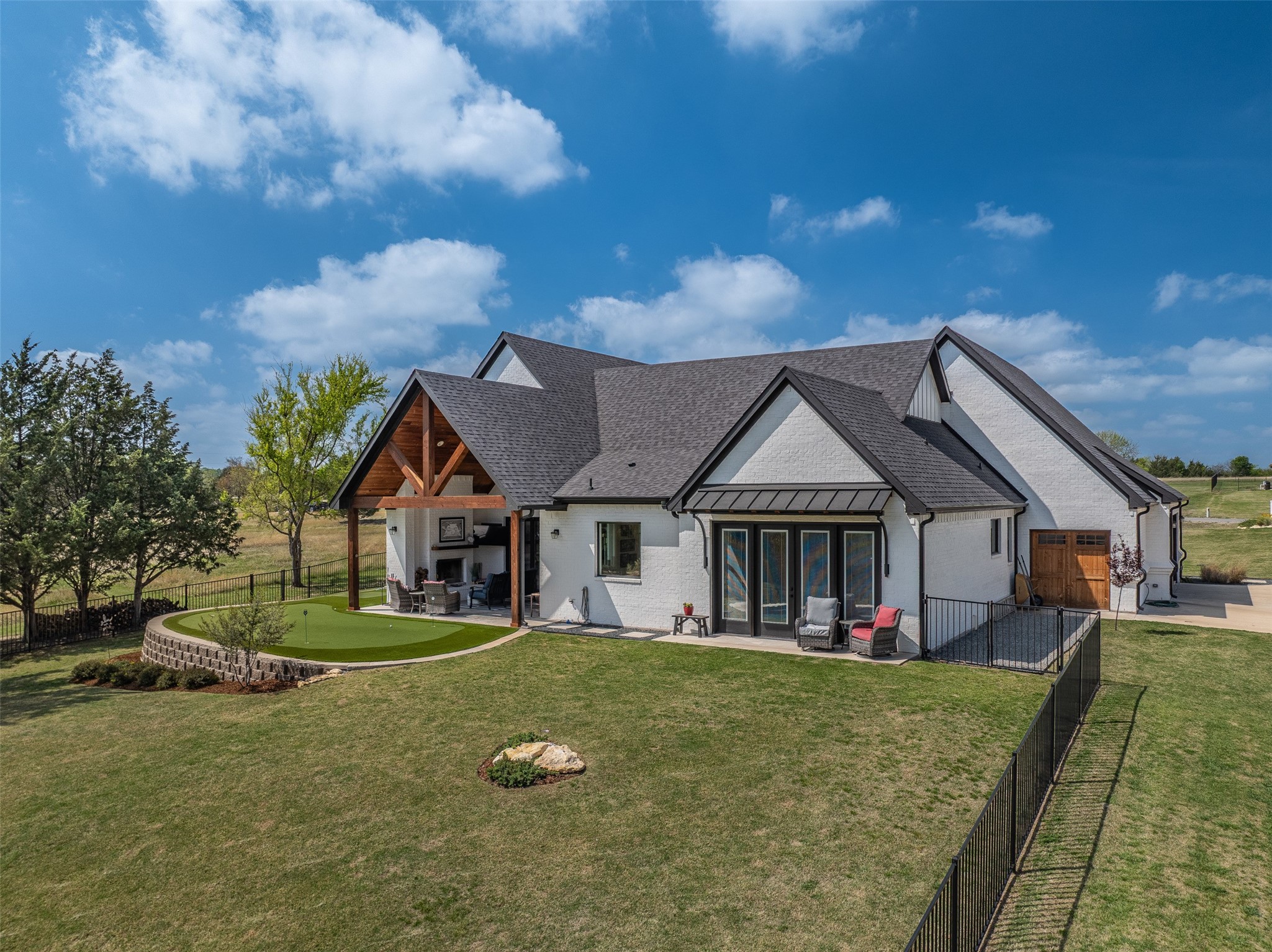 108 Golf Walk Circle Denison TX 75020