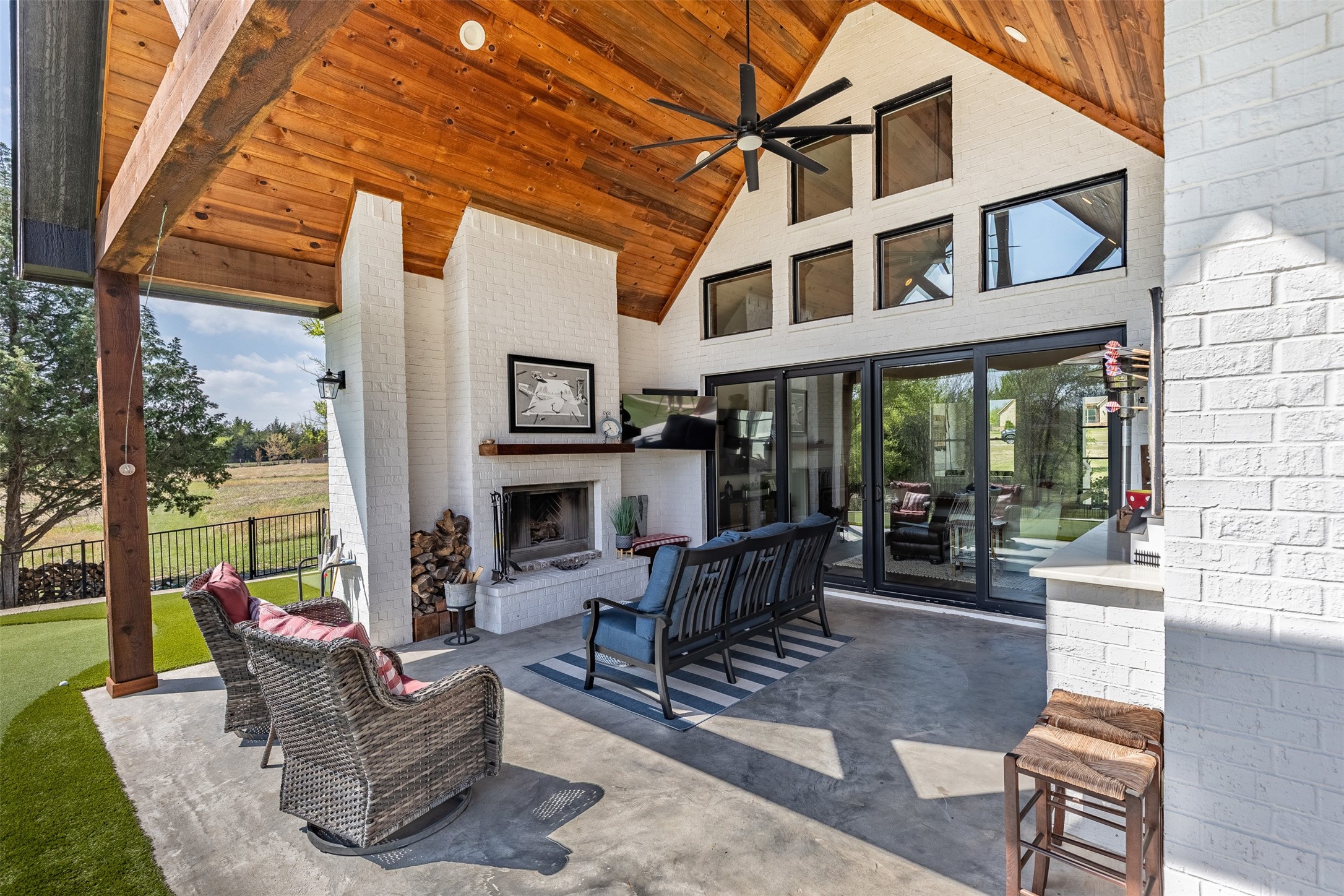 108 Golf Walk Circle Denison TX 75020