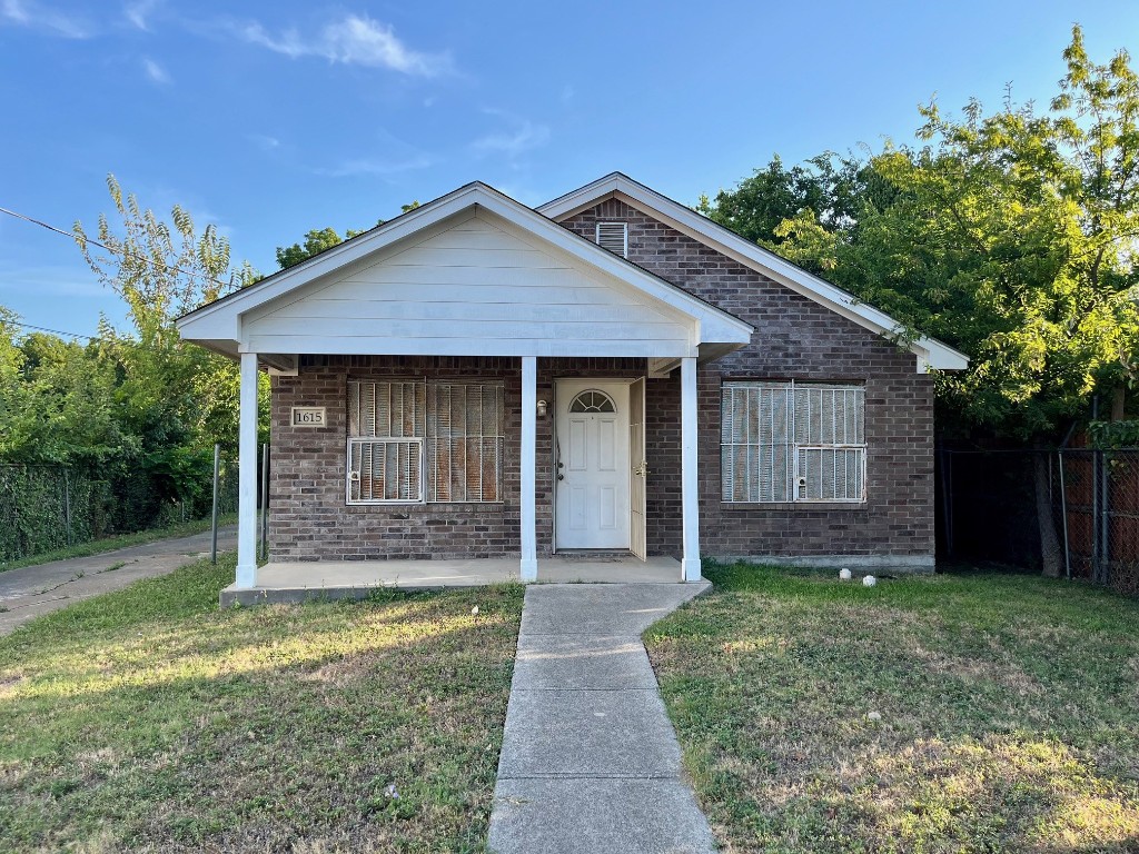 1615 Homeland Street Dallas TX 75212