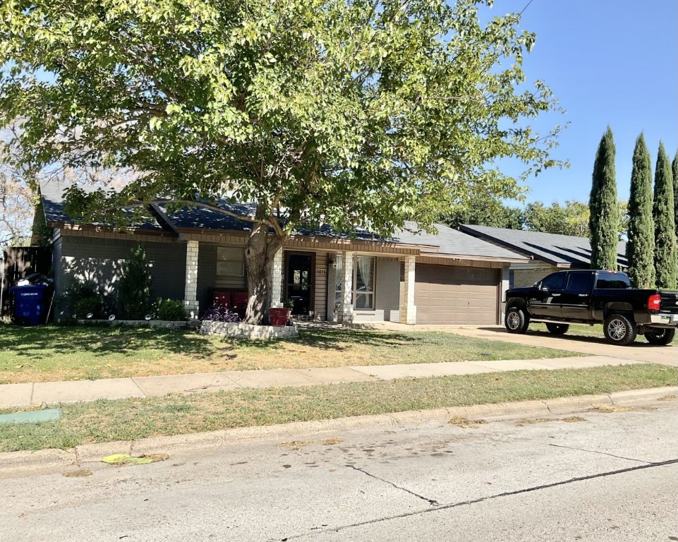 1811 Elmwood Lane Carrollton TX 75006