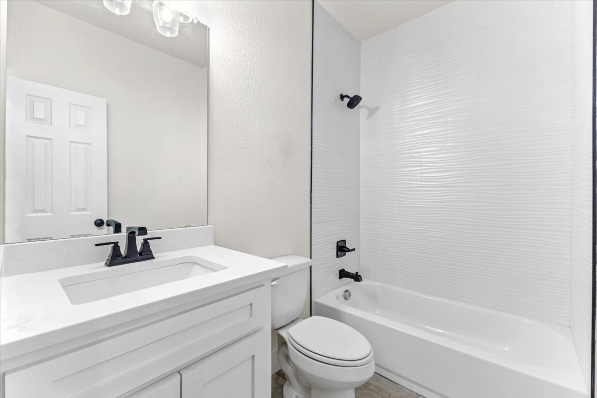 2601 Hutchinson Street Fort Worth TX 76106