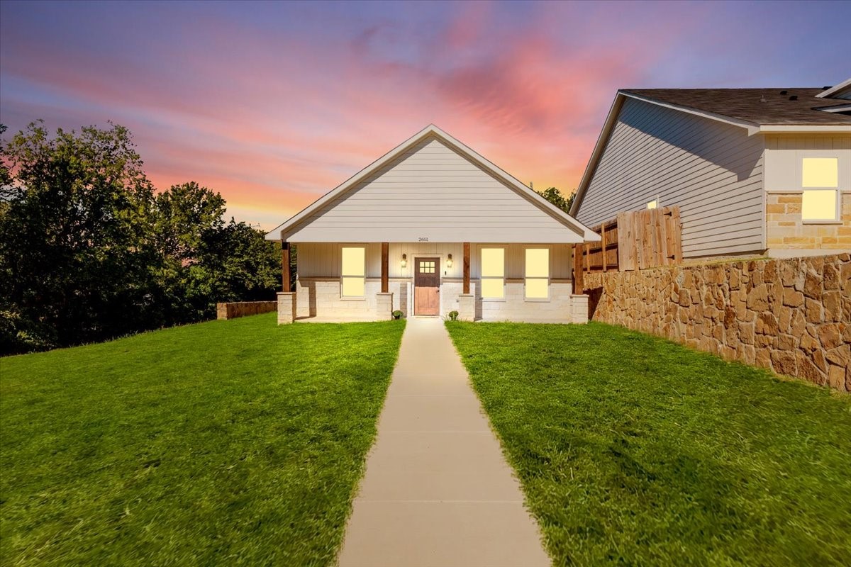 2601 Hutchinson Street Fort Worth TX 76106