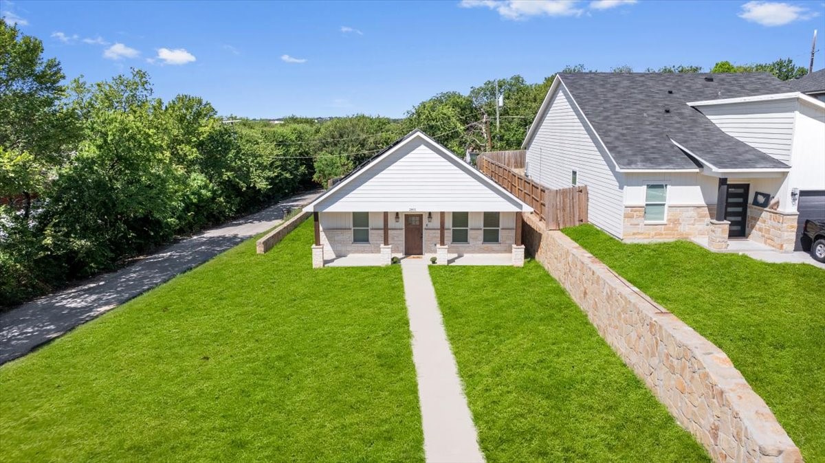 2601 Hutchinson Street Fort Worth TX 76106