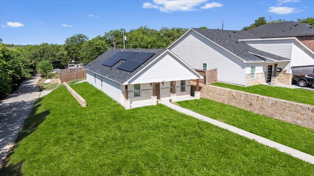 2601 Hutchinson Street Fort Worth TX 76106