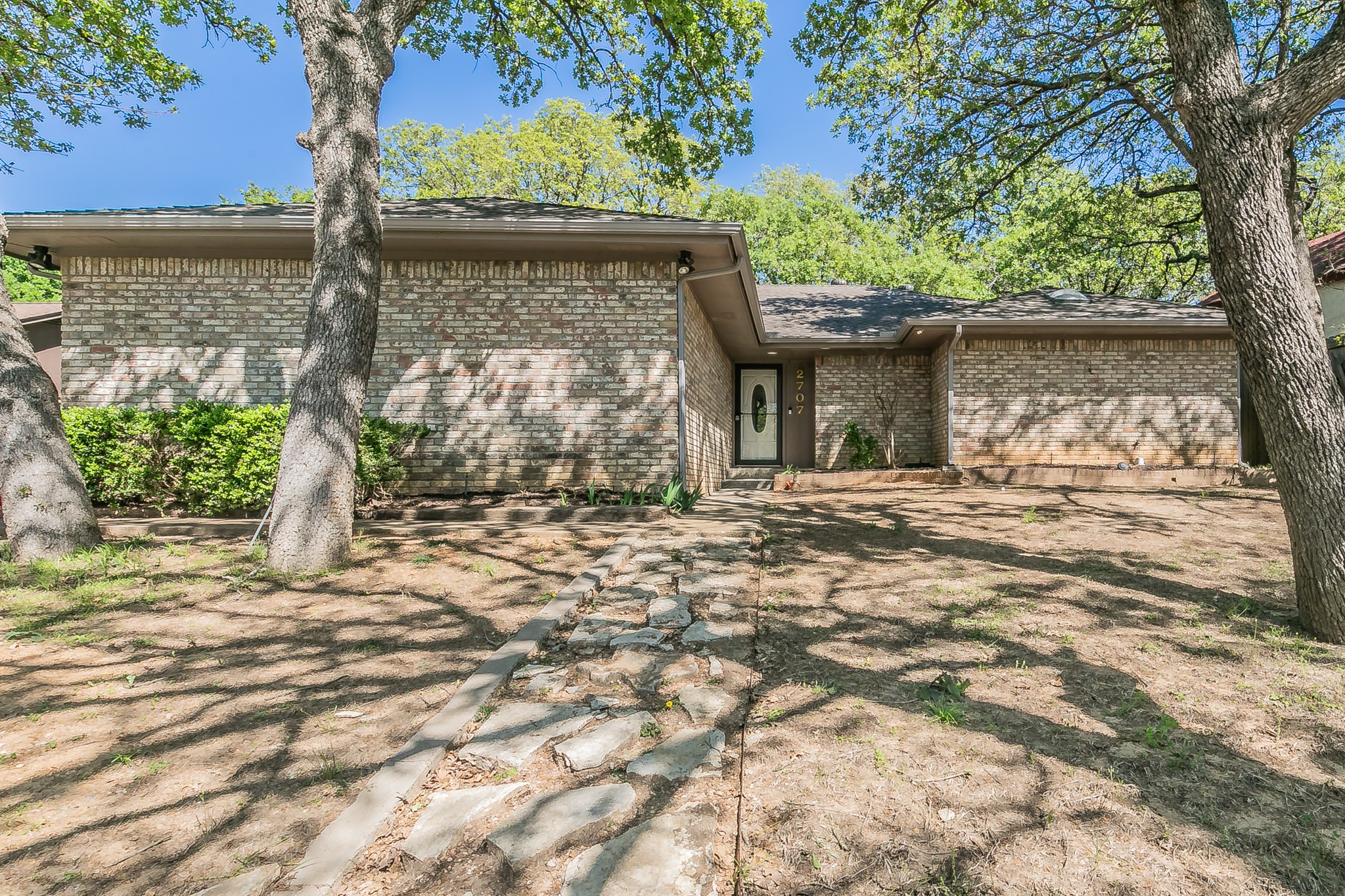 2707 Woodshire Drive Arlington TX 76016