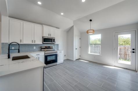 1028 Aviary Drive Aubrey TX 76227
