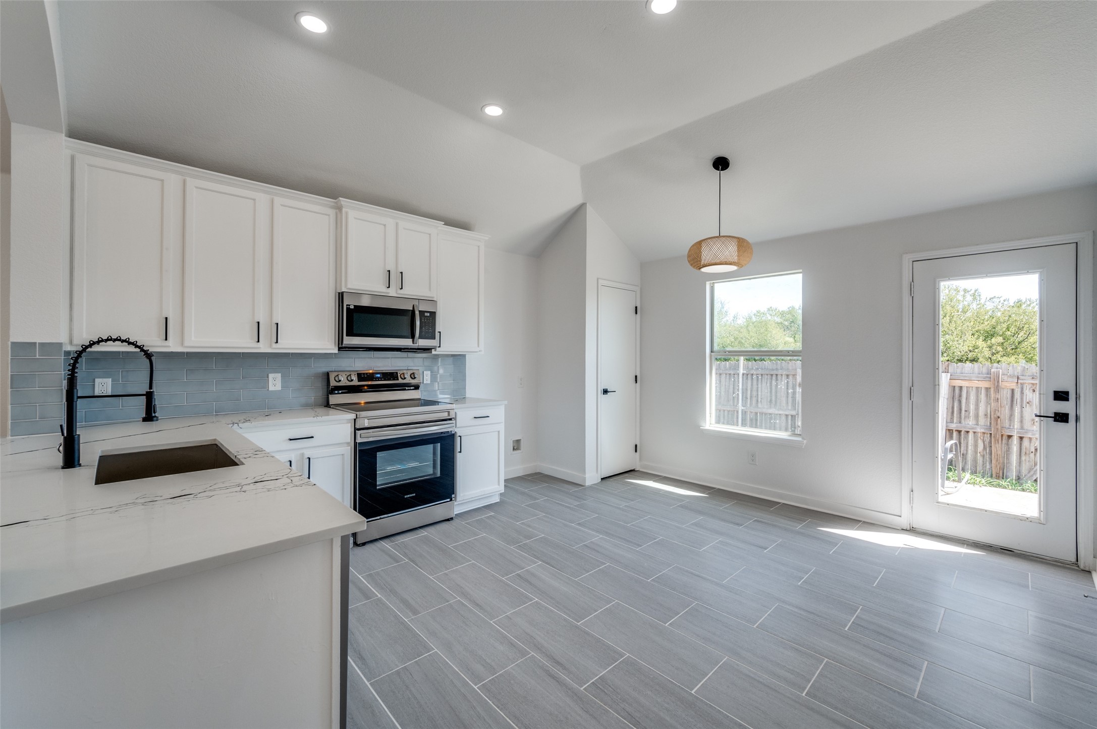1028 Aviary Drive Aubrey TX 76227