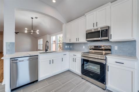 1028 Aviary Drive Aubrey TX 76227