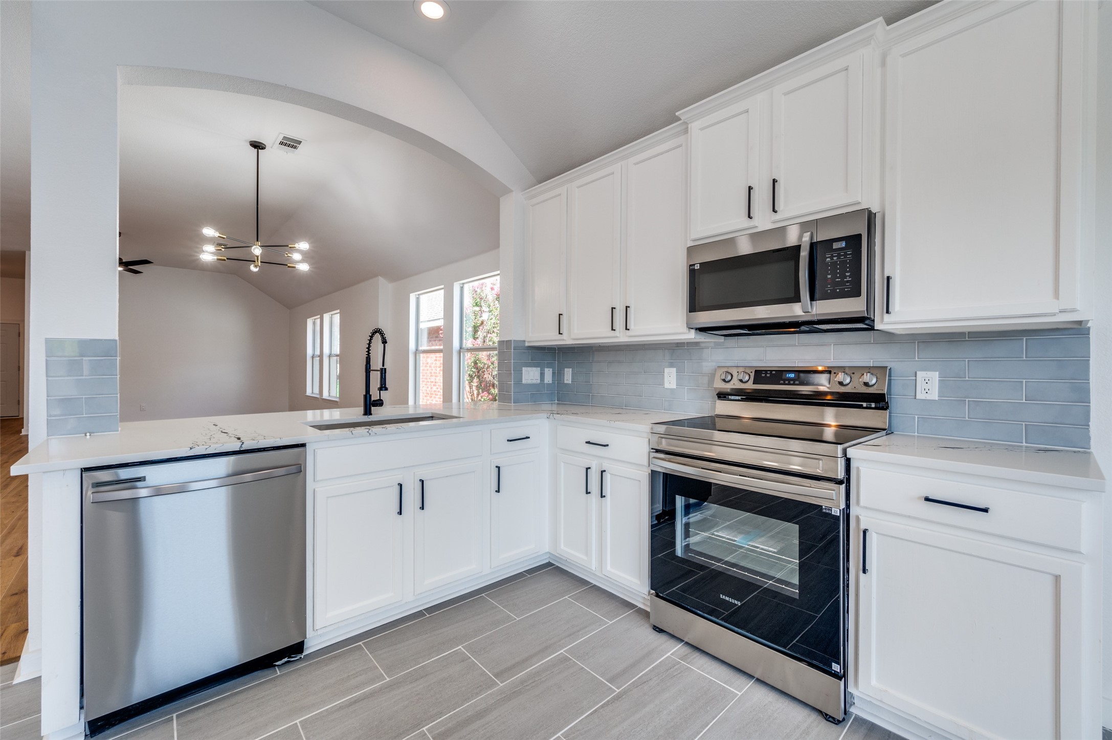 1028 Aviary Drive Aubrey TX 76227