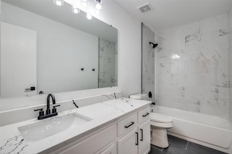 1028 Aviary Drive Aubrey TX 76227