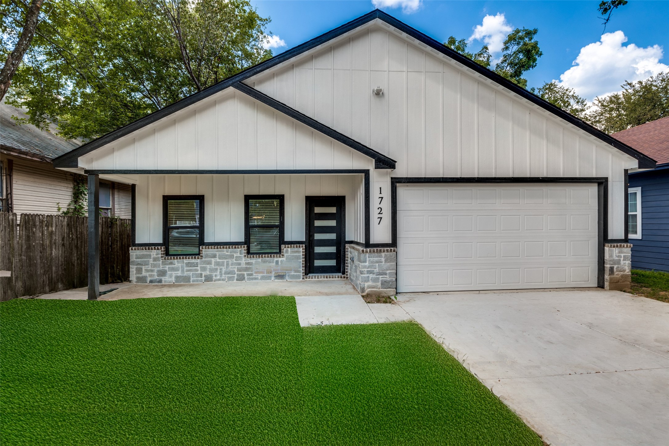 1727 Pear Dallas TX 75215